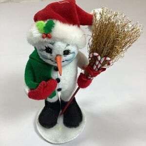 Annalee Christmas Snowman Broom 2010 75th